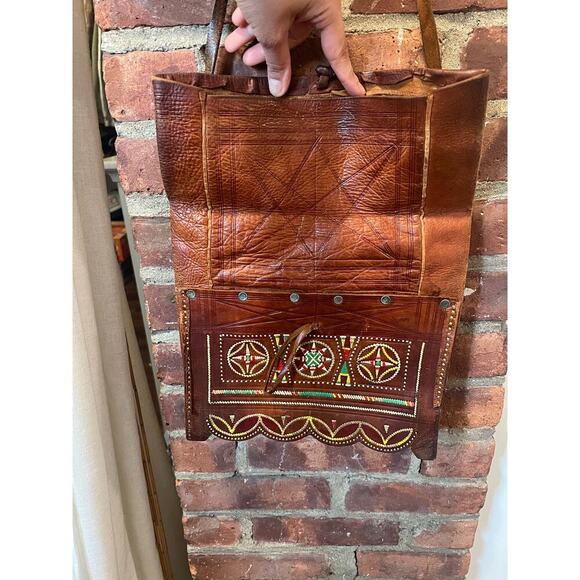Vintage Moroccan Leather Embroidered Tooled
Crossbody bag - Picture 9 of 11